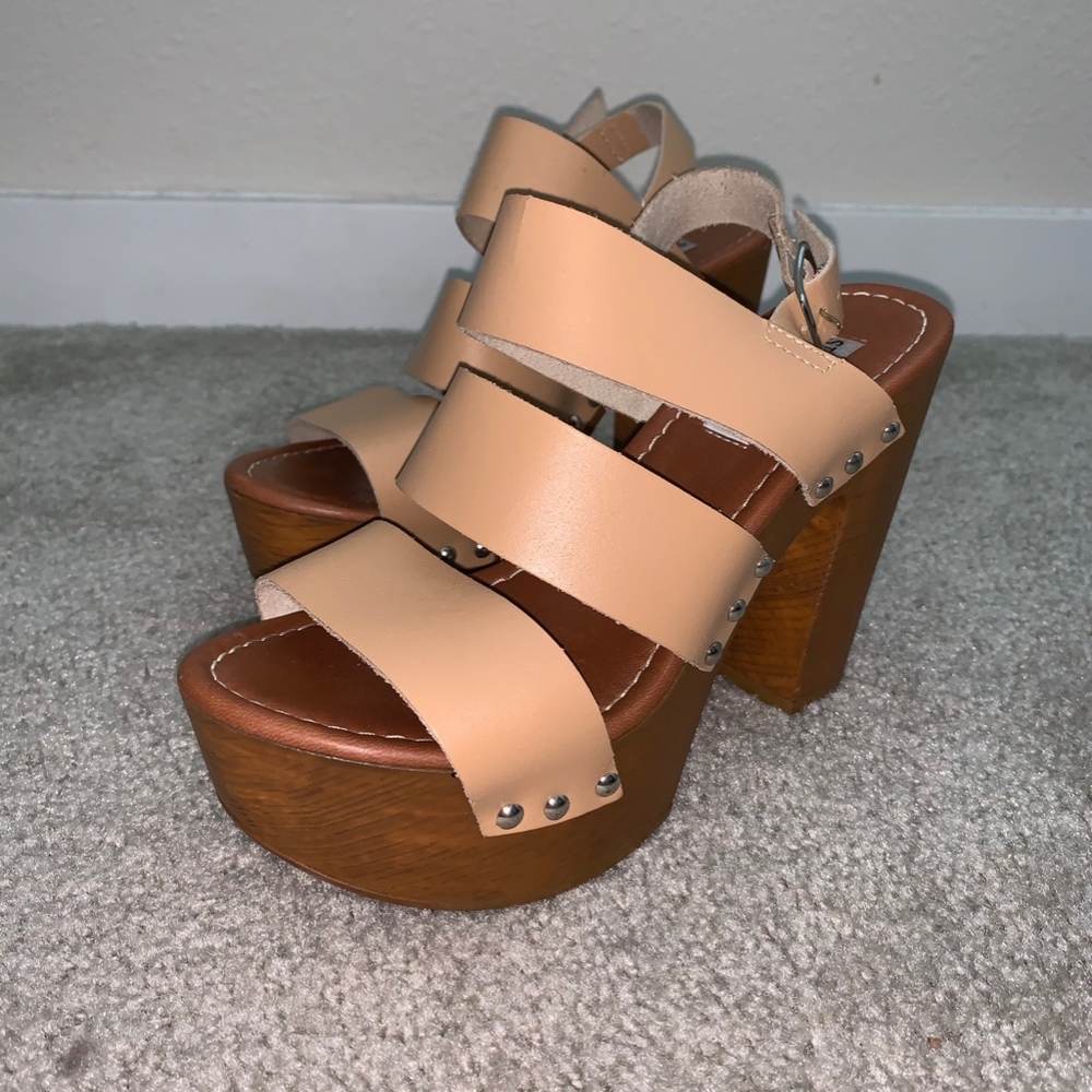 Steve Madden nude leather wooden sandals, size 7